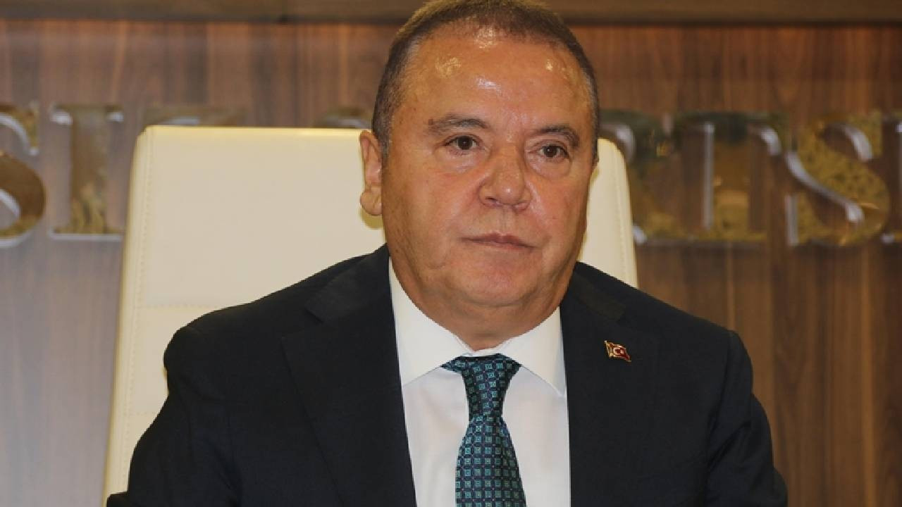 Son dakika... Muhittin Böcek'in gelini dahil 3 kişiye gözaltı kararı