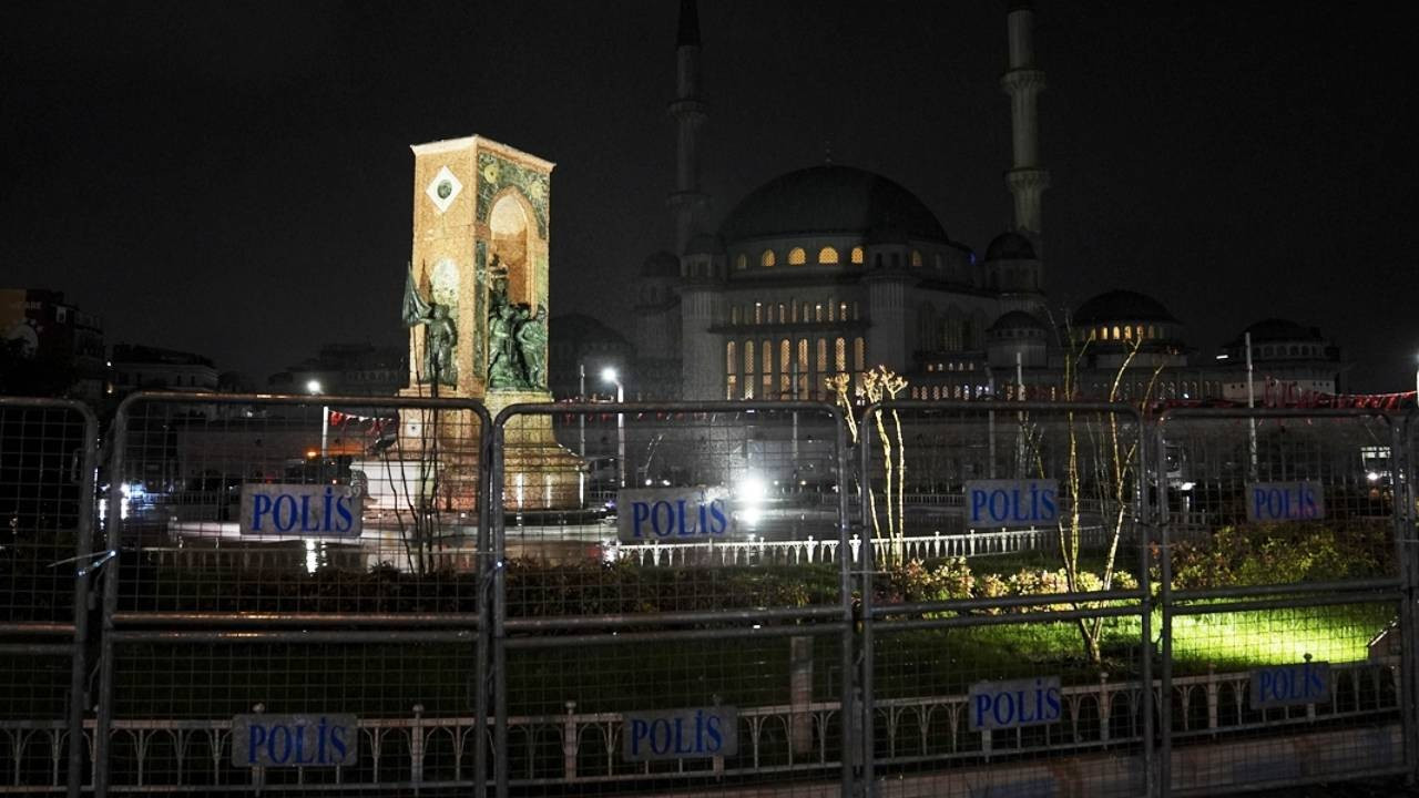 İstanbul Valiliği, 1 Mayıs önlemlerini açıkladı: Bazı yollar kapatıldı, metro ve tramvay seferleri durduruldu