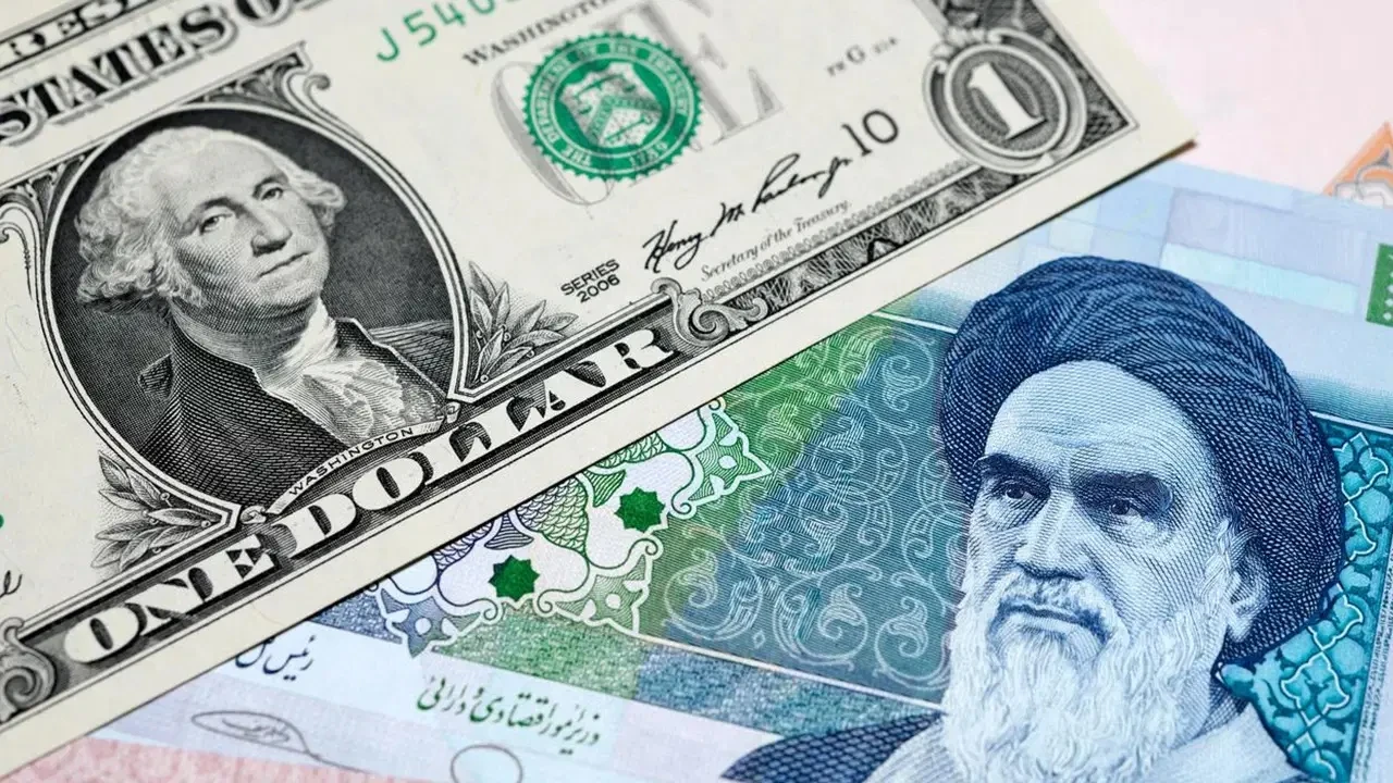 İran'da dolar, ulusal para birimi karşısında tarihi zirveye çıktı