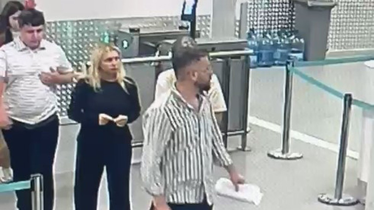 İstanbul Havalimanı’nda 19 kilogram uyuşturucuyla yakalanan 2 İngiliz tutuklandı