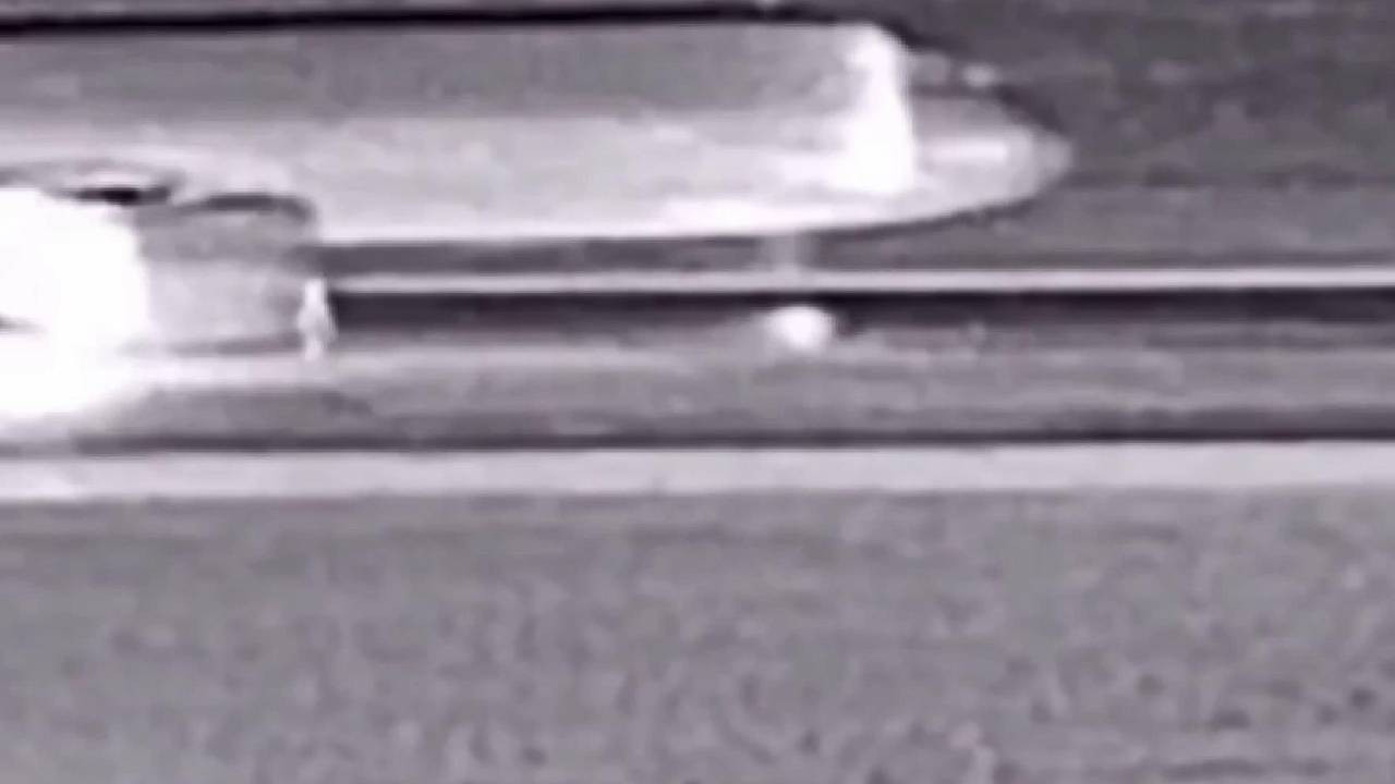Piste kaçak girdi, Airbus çarptı, hayatını kaybetti! İşte kaza anı (Video)