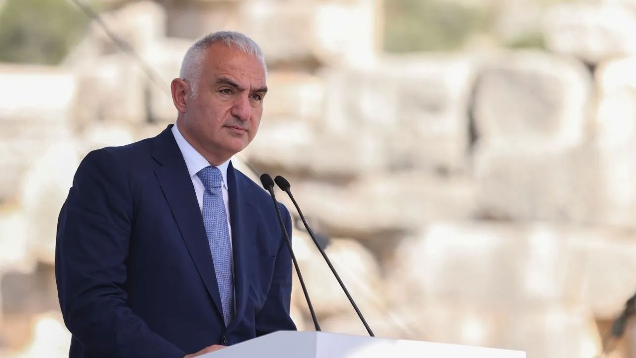Bakan Ersoy: 9 ilde tarihi eser kaçakçılığı şebekesi çökertildi
