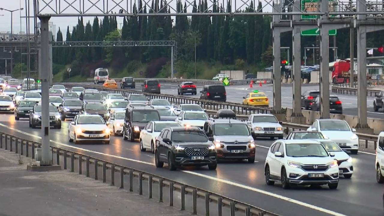 Bayram tatilindeki trafik kazalarında 70 kişi hayatını kaybetti