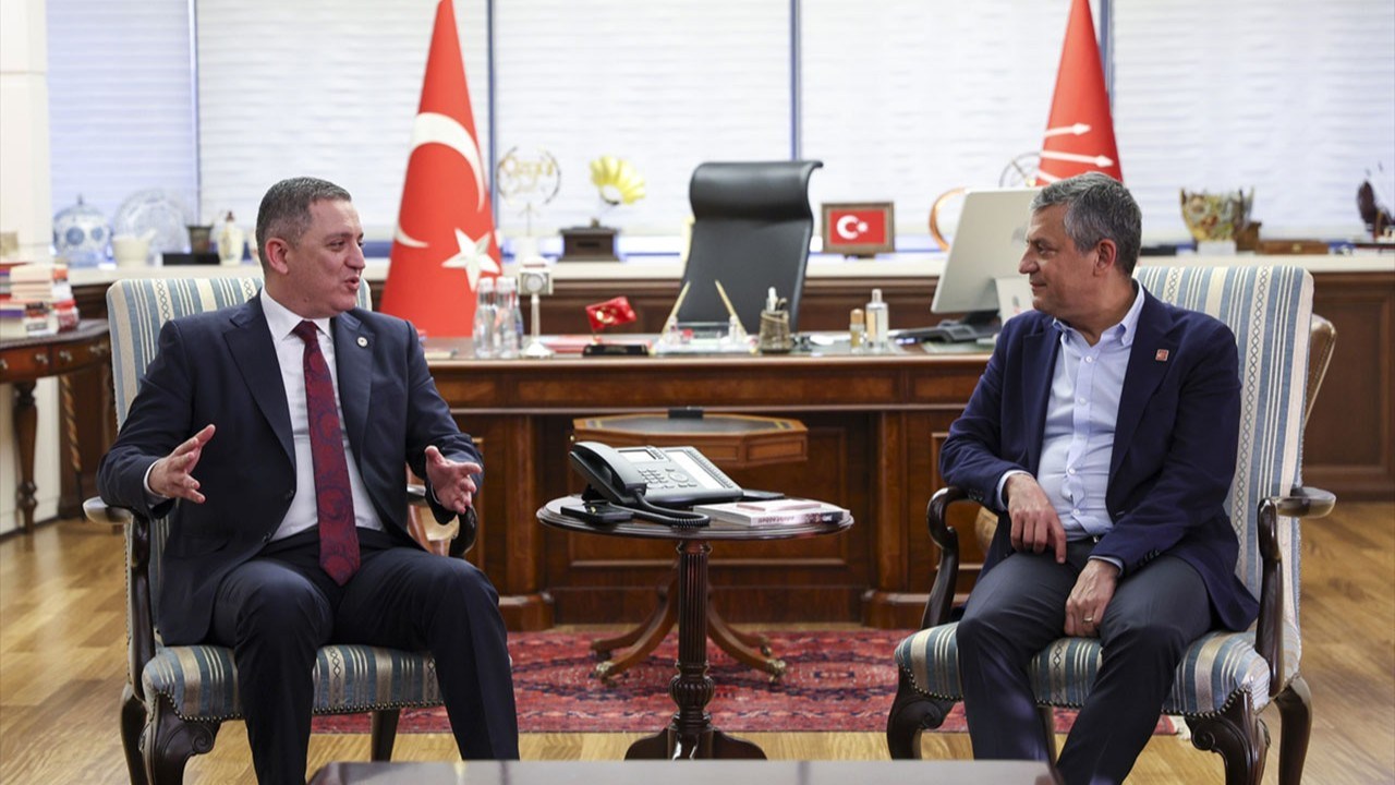 Türkiye Barolar Birliği Başkanı Sağkan, Özgür Özel'i ziyaret etti