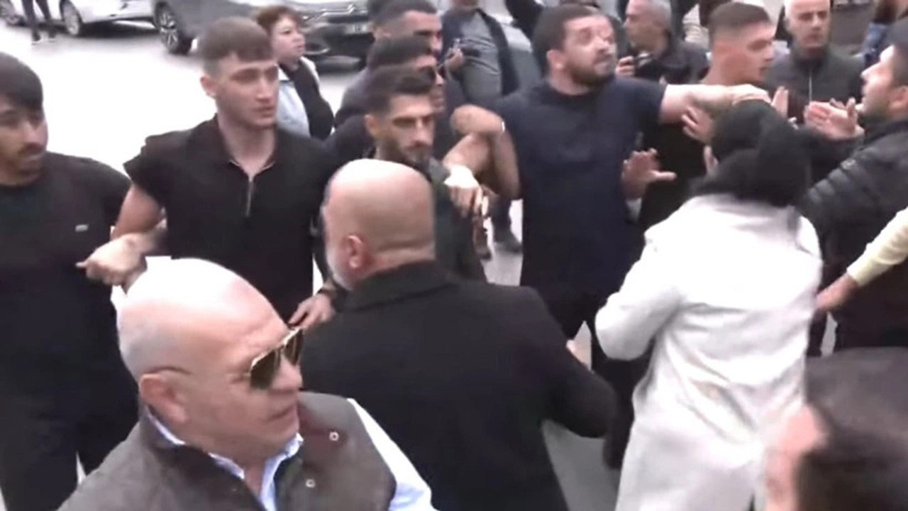 Tahliye talebi iddiası: CHP Genel Merkezi önünde arbede çıktı