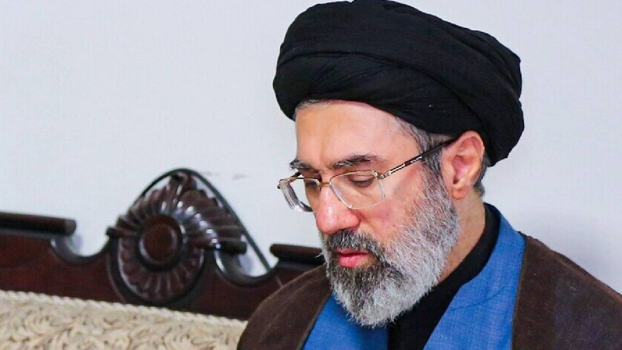 ABD basınından Hamaney iddiası: 'Gizli bir yerde saklanıyor, güvenlik önlemleri görüşmeleri yavaşlatıyor'