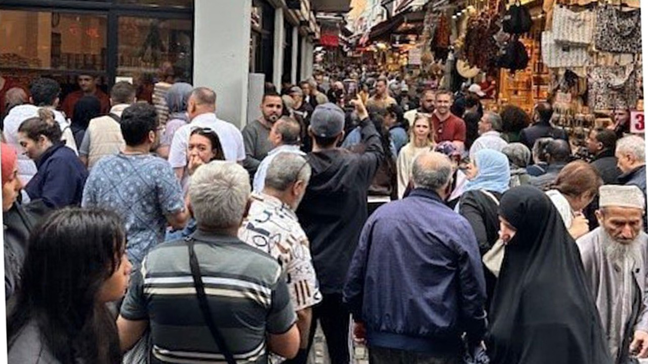 Bayram alışverişi Eminönü’nü canlandırdı