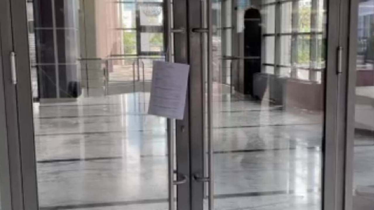CHP Genel Merkezi girişine 'mutlak butlan' kararı asıldı