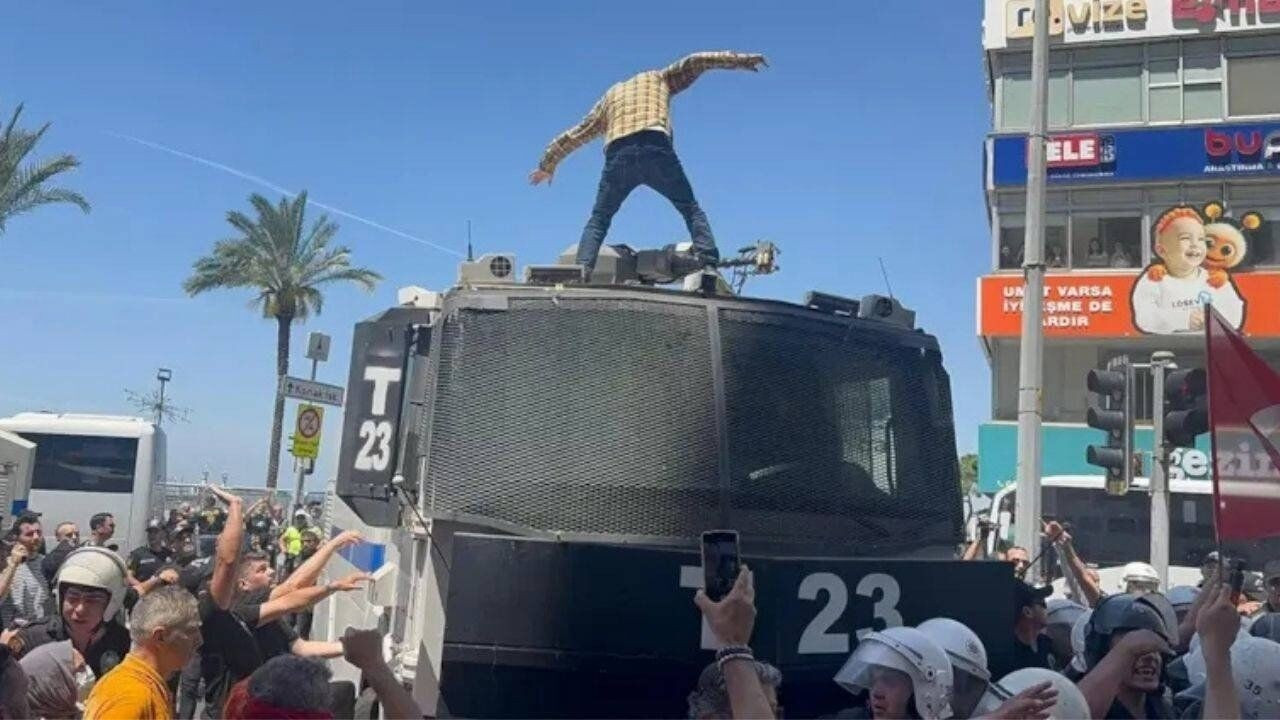 İzmir'deki TOMA'ya çıkan müdür yardımcısı görevden uzaklaştırıldı