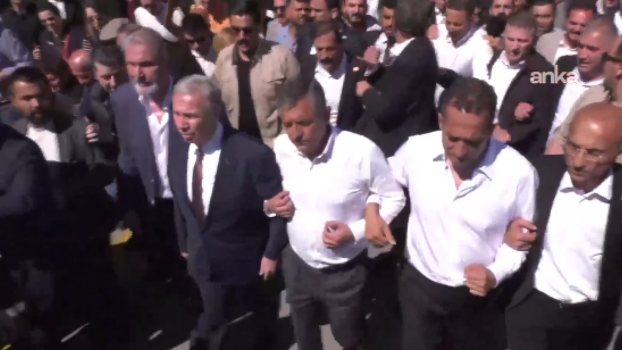 Özel'den Kılıçdaroğlu'nun FETÖ sözlerine yanıt: TGRT'nin, A Haber'in iftiralarını şimdi kendisi sahipleniyor