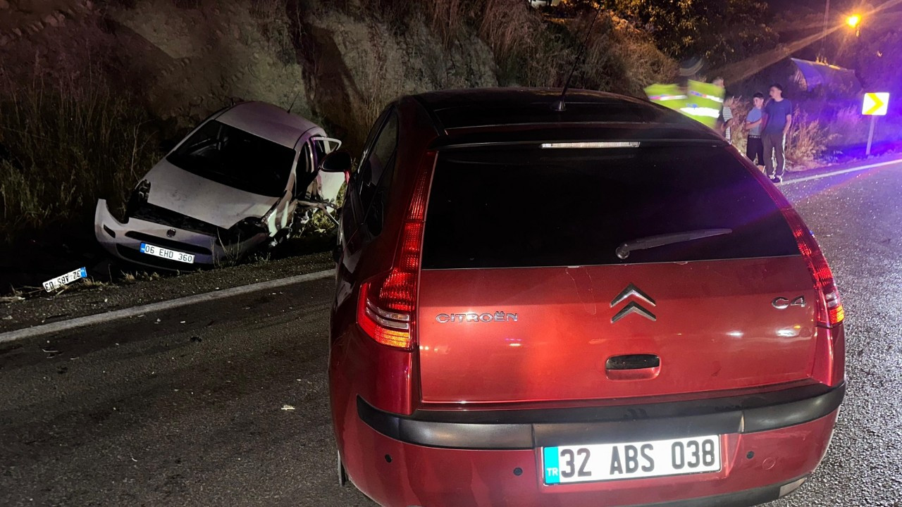 Burdur'da zincirleme kazada can pazarı: 4 ölü, 11 yaralı