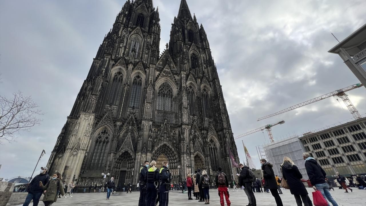 Köln Katedrali'ni ziyaret 1 Temmuz'dan itibaren ücretli olacak