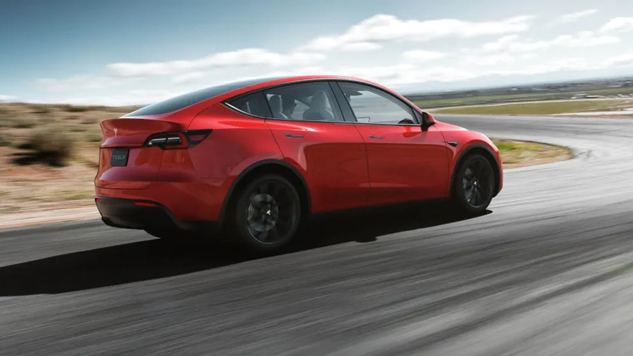 Otonom sürüş aboneliği devrede: Tesla Haziran fiyatları bell