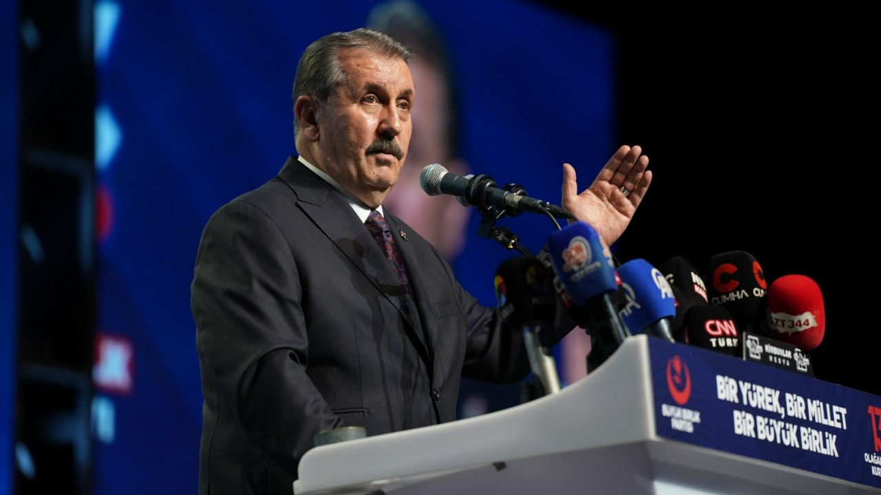 Büyük Birlik Partisi'nin genel başkanlığına yeniden Mustafa 