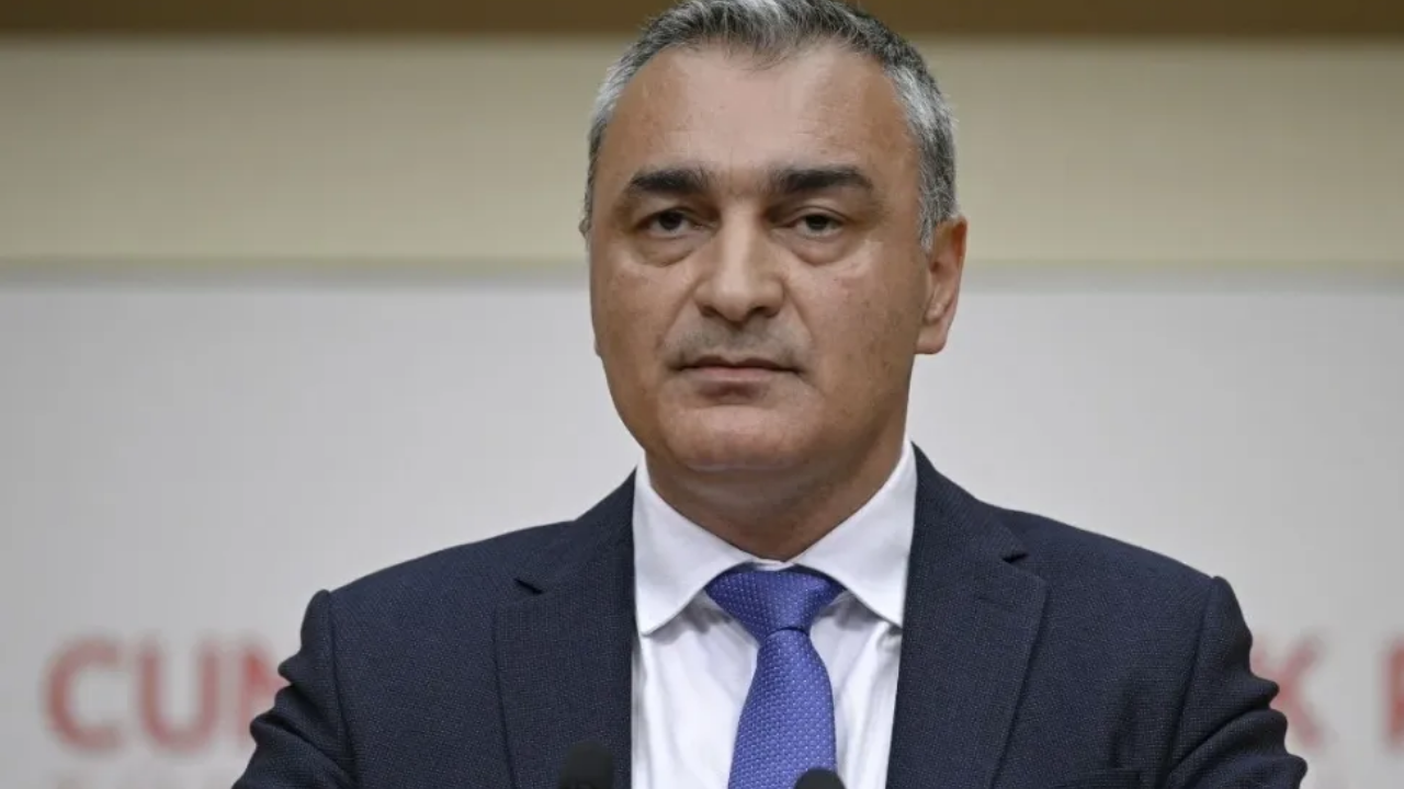 CHP Sözcüsü Müslim Sarı: Özgür Özel'in grup başkanlığı muhte
