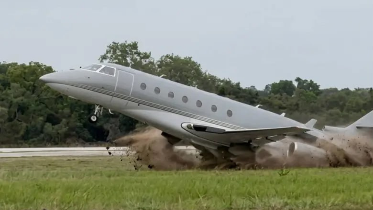 Dominik’te iş jeti kazası: İki pilot hayatını kaybetti