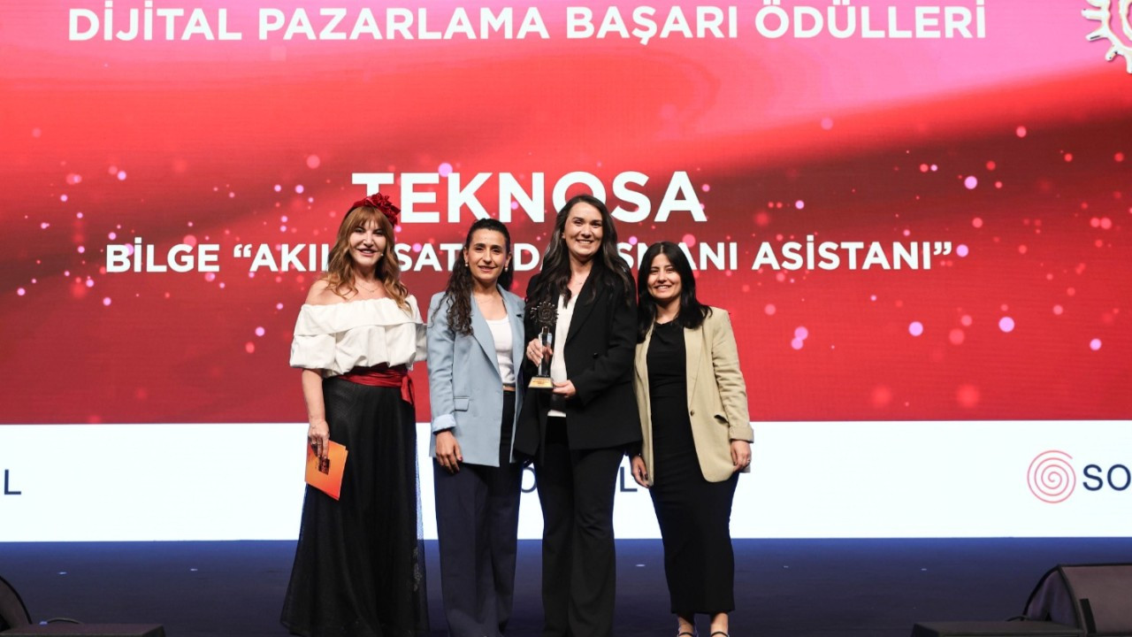 Teknosa'nın akılla satış danışmanı asistanı Bilge'ye ödül