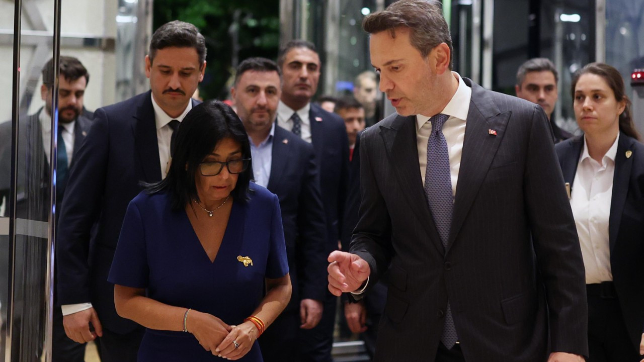 Venezuela'nın geçici devlet başkanı Rodriguez Türkiye'ye gel