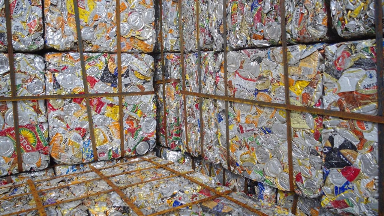 Plastik ithalatına depozito ve ayrışma sistemi ile fren
