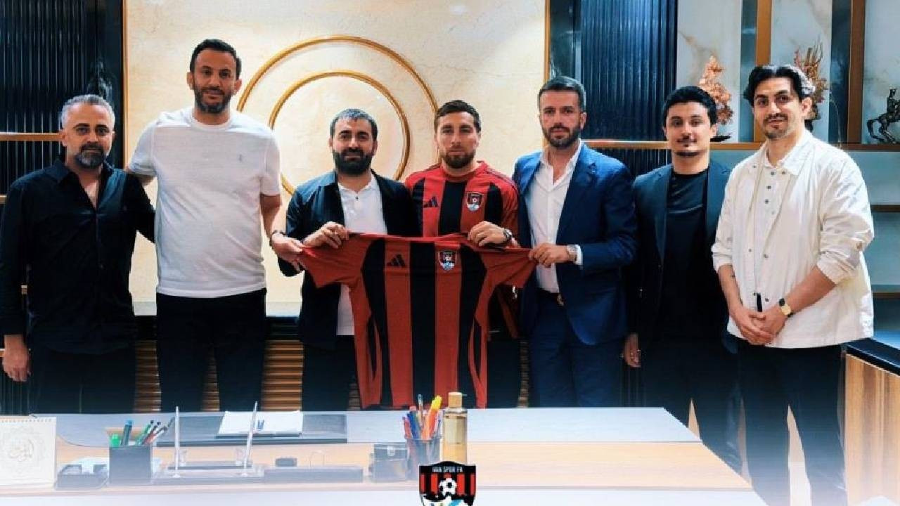 Beşiktaş'ta forma giyen Orkun Kökçü'nün abisi Vanspor’la anlaştı