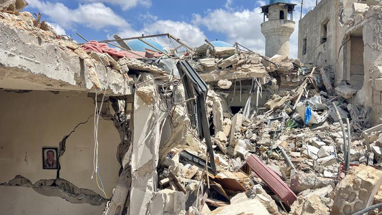 İsrail'in Lübnan'a düzenlediği saldırılarda ölenlerin sayısı 4 bin 332'ye yükseldi
