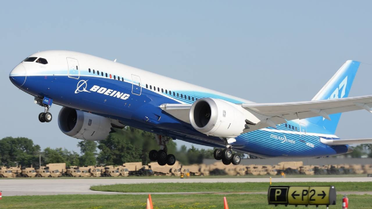 Boeing ikinci çeyrekte beklentilerin üzerinde zarar açıkladı