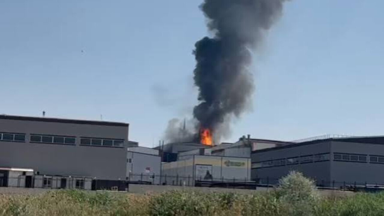 Ankara’da kimyasal ürün fabrikasında yangın: Alevler yan fabrikaya sıçradı
