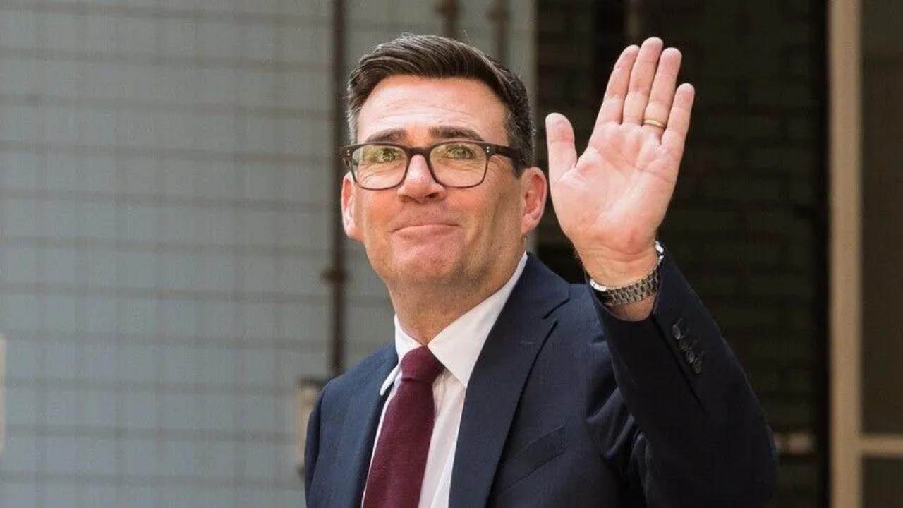 Andy Burnham, İngiltere Başbakanı olarak bugün göreve başlayacak