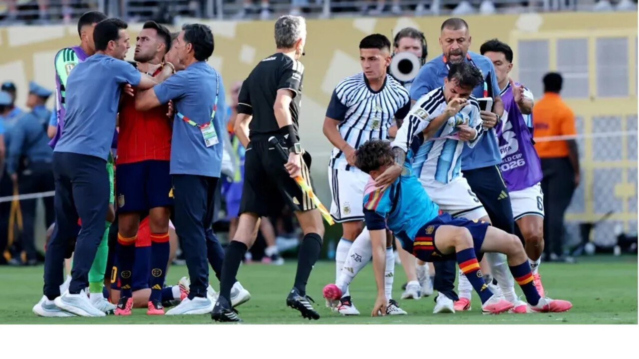 FIFA, Dünya Kupası finalindeki olaylar için disiplin soruşturması başlattı
