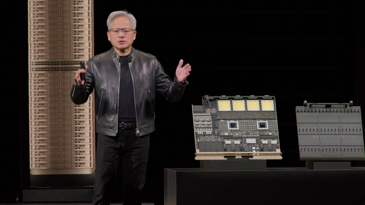 Nvidia CEO Huang'ın ikonik ceketi rekor fiyata satıldı