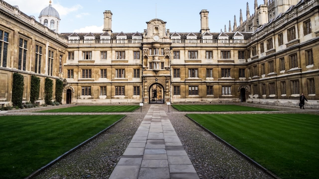 Vakıf üniversitelerinin ücretleri Oxford ve Cambridge ile yarışıyor!