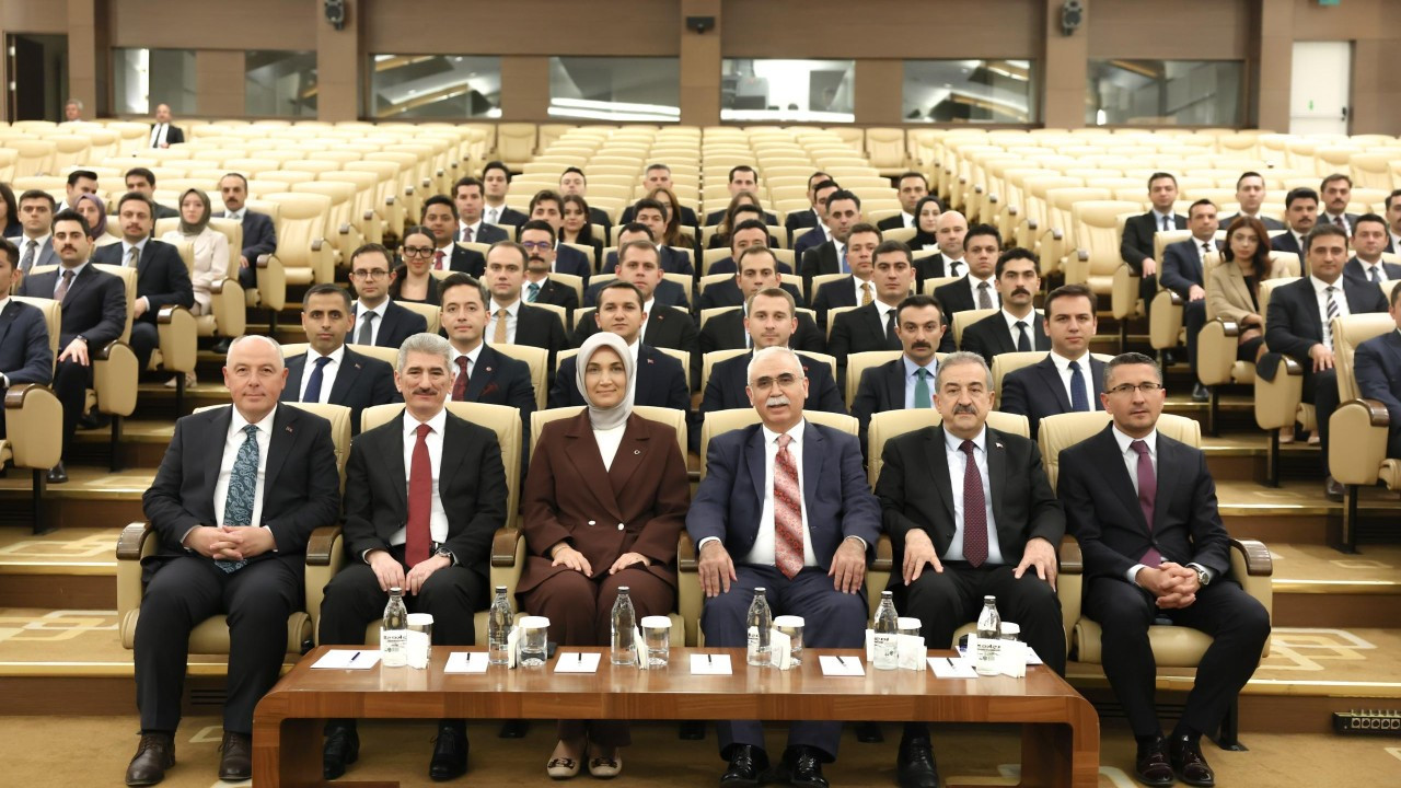 AYM Başkanı Özkaya, kaymakam adaylarıyla bir araya geldi