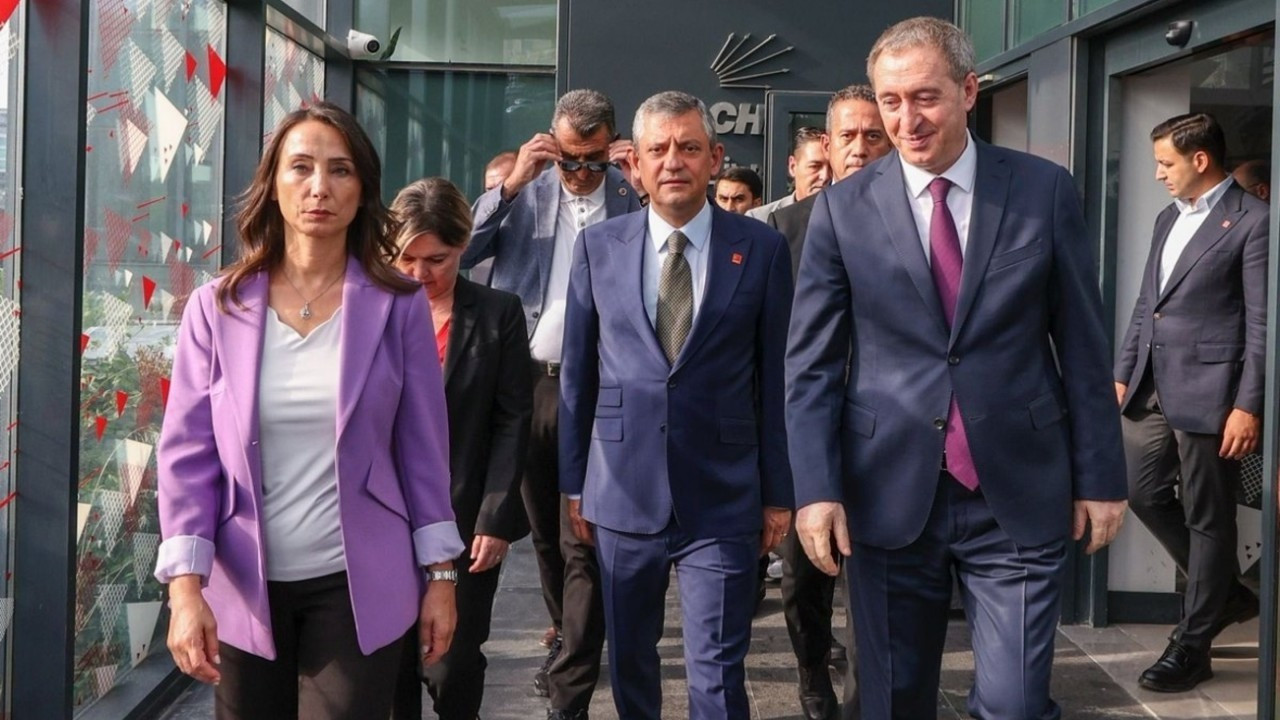 DEM Parti'den Özgür Özel'e Yeni Parti tebriği