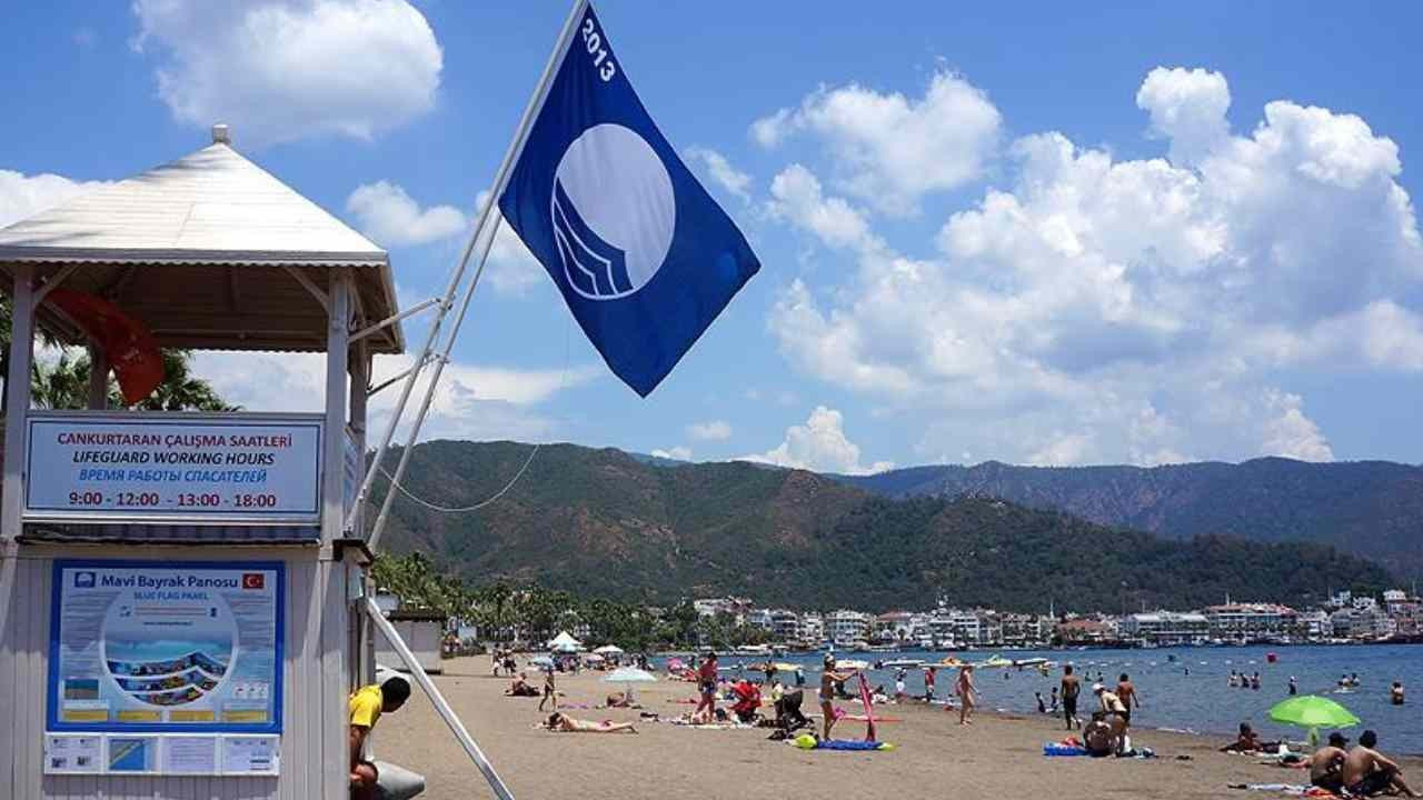 Dünyada en fazla mavi bayraklı plaja sahip 10 ülke belli oldu; İşte Türkiye'nin yeri