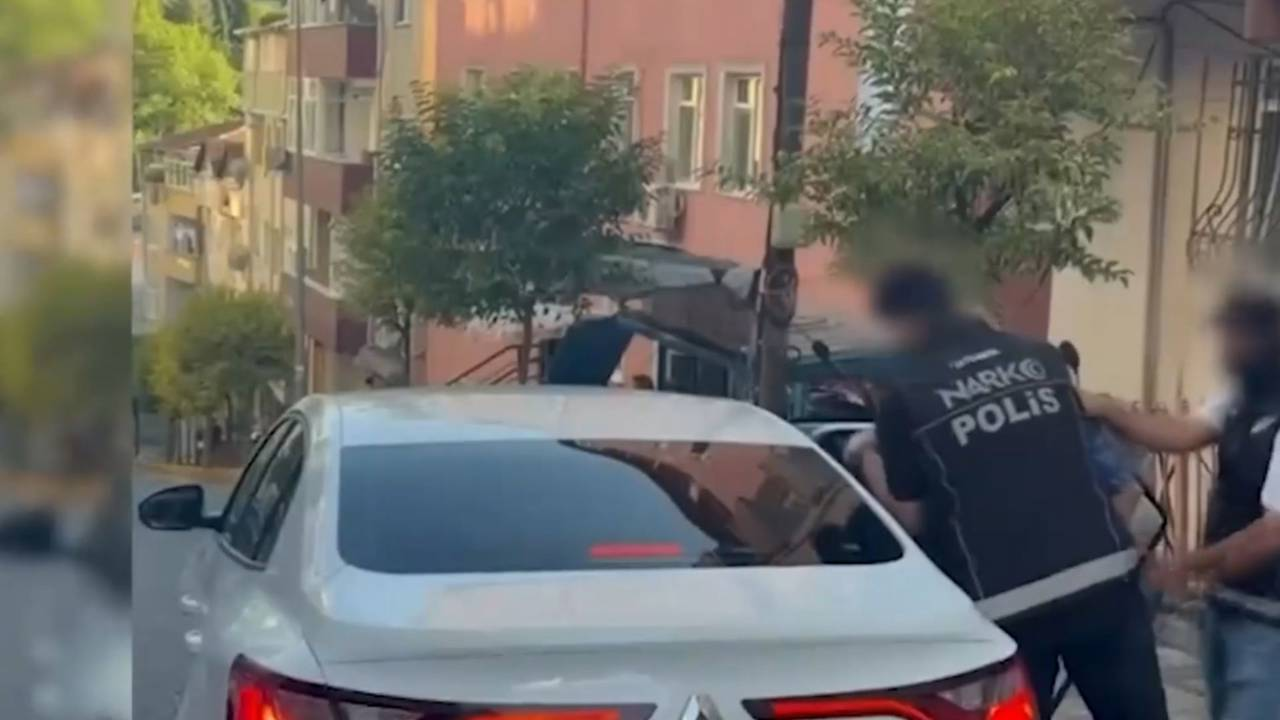 Kırmızı bültenle aranan uyuşturucu şüphelisi İstanbul'da yakalandı