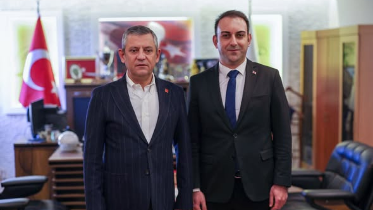 Defne Belediye Başkanı Özgün CHP’den istifa ederek YENİ Parti’ye geçti