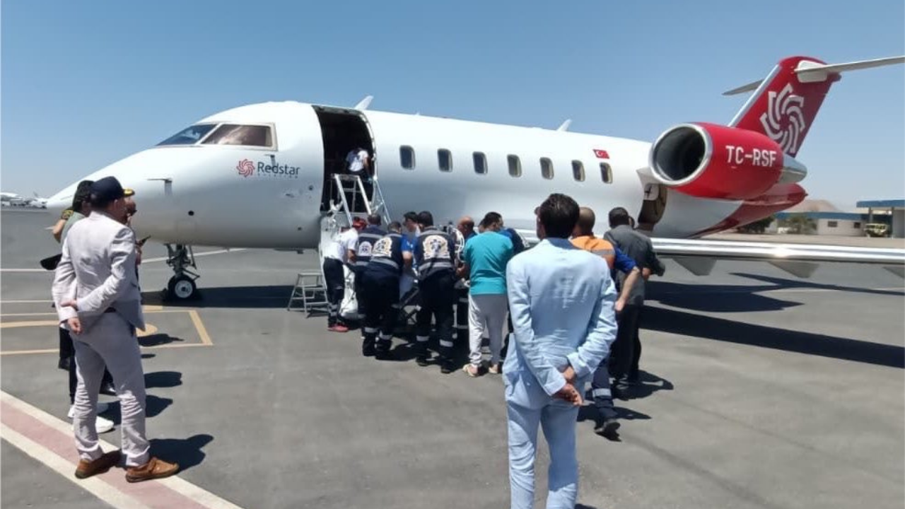 Mısır'da trafik kazası geçiren 3 Türk vatandaşı Türkiye'ye getirildi