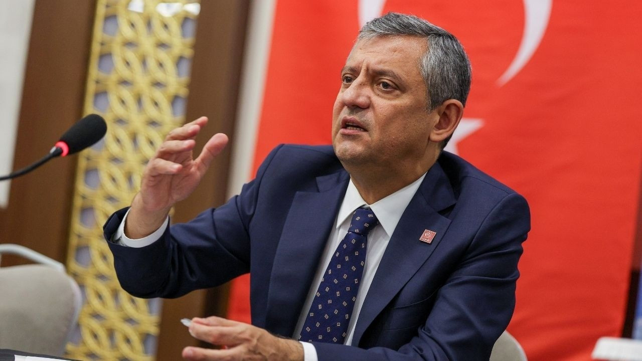 Özgür Özel, Yeni Parti için tebrik telefonu açan AK Partili ismi açıkladı