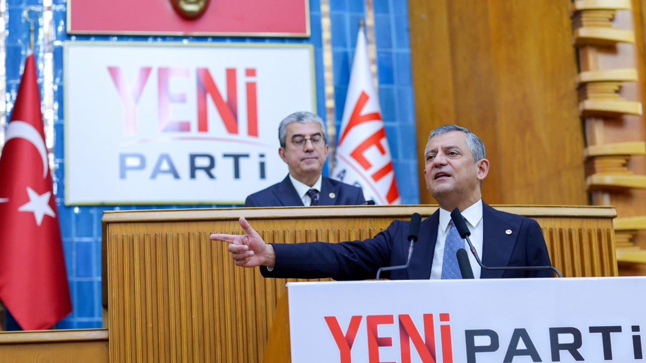 Özgür Özel'den YENİ Parti'nin kapalı grup toplantısında milletvekillerine uyarı