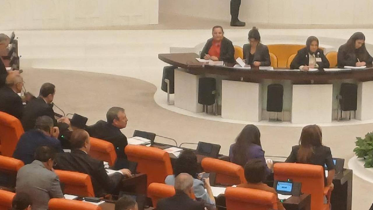 YENİ Parti kuruldu, TBMM'de oturma düzeni değişti