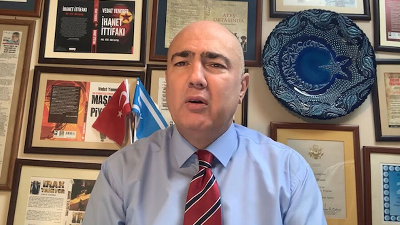 Gazeteci Vedat Yenerer hayatını kaybetti