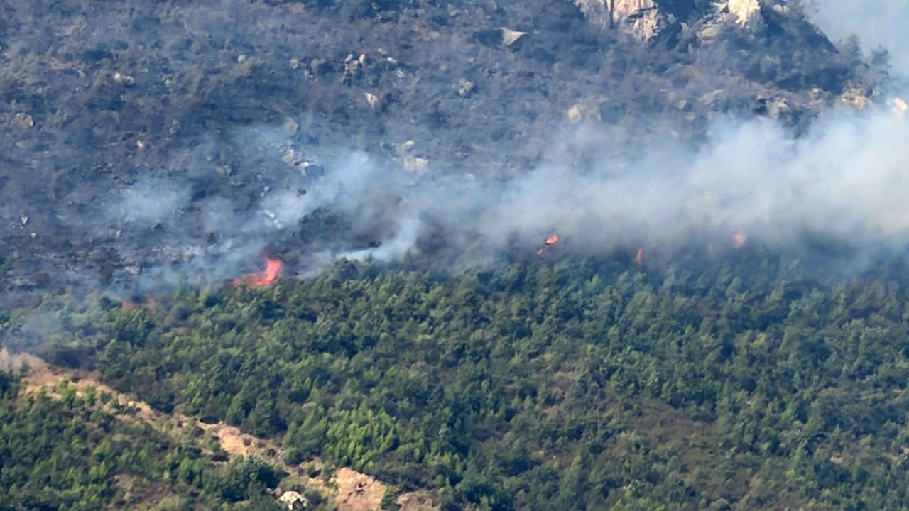 Alanya'da orman yangını sebebiyle 45 ev tedbir amaçlı tahliye edildi