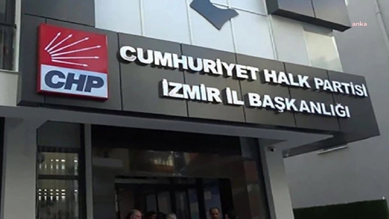 İzmir’de 14 CHP'li belediye başkanı ve 1 belediye başkan vekili YENİ Parti’ye geçti