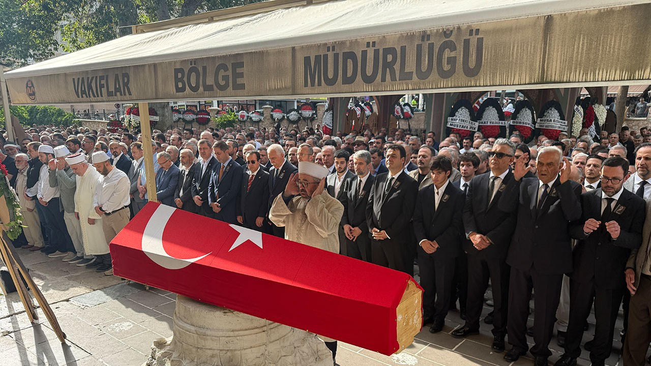 Eski milletvekili ve TÜSİAD Başkanı Ozan Diren'in babası Orhan Ziya Diren son yolculuğuna uğurlandı