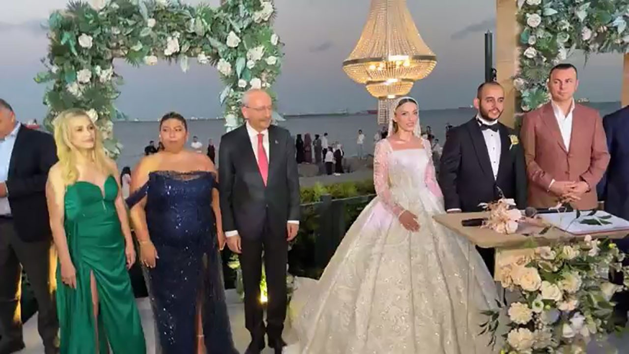 Kılıçdaroğlu, AK Partili vekille birlikte nikah şahitliği yaptı