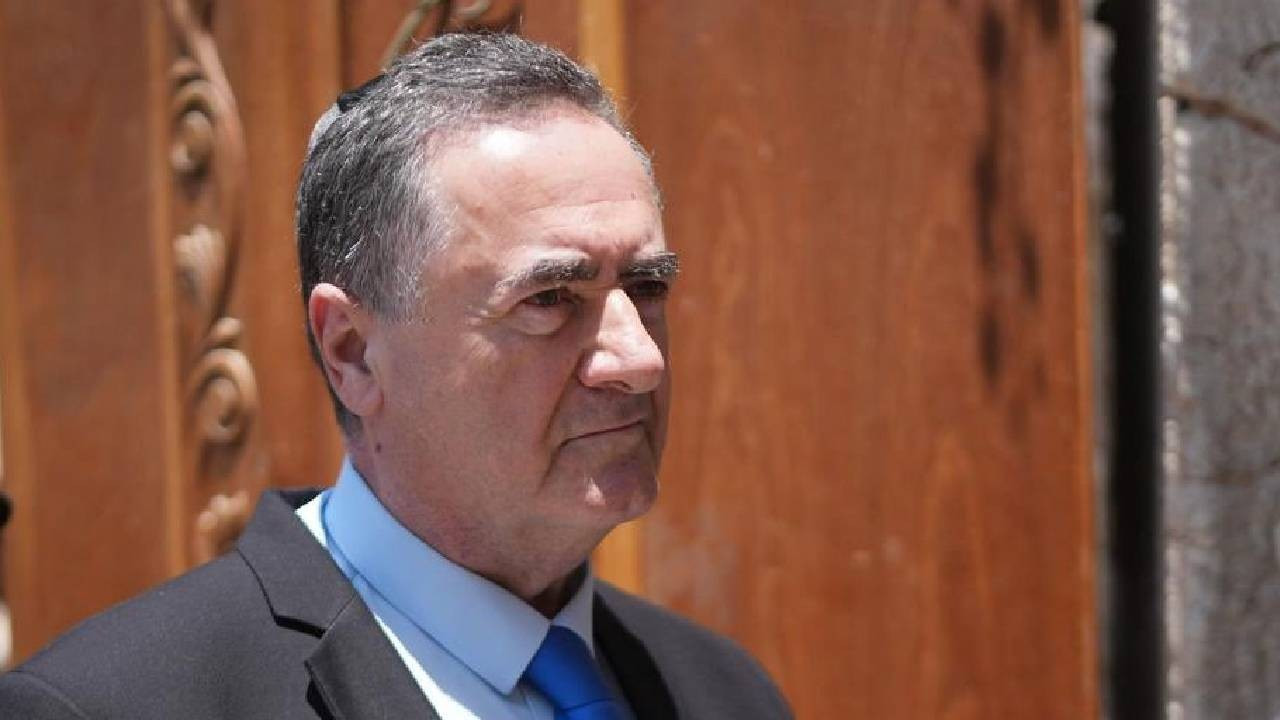 İsrail Savunma Bakanı'ndan İran'a tehdit: Saldırırsa yıkıcı bir darbe alacak