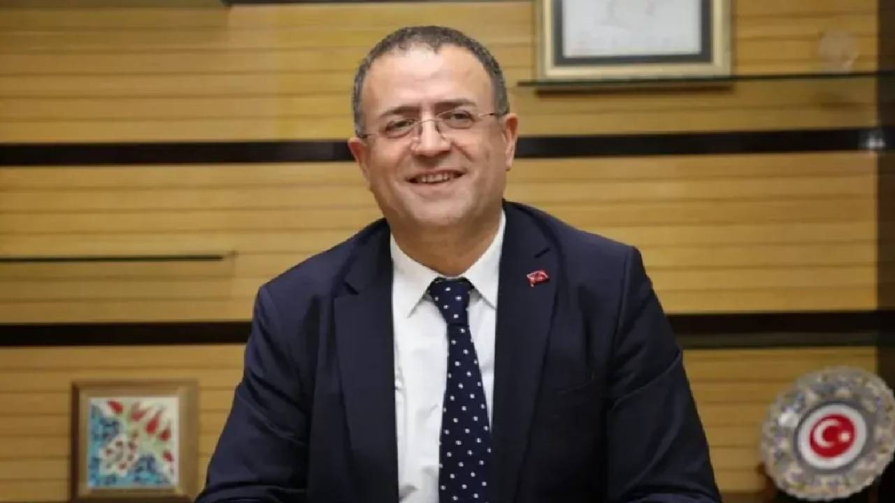 Kocaeli Derince Belediye Başkanı, CHP’den istifa edip YENİ Parti’ye katıldı