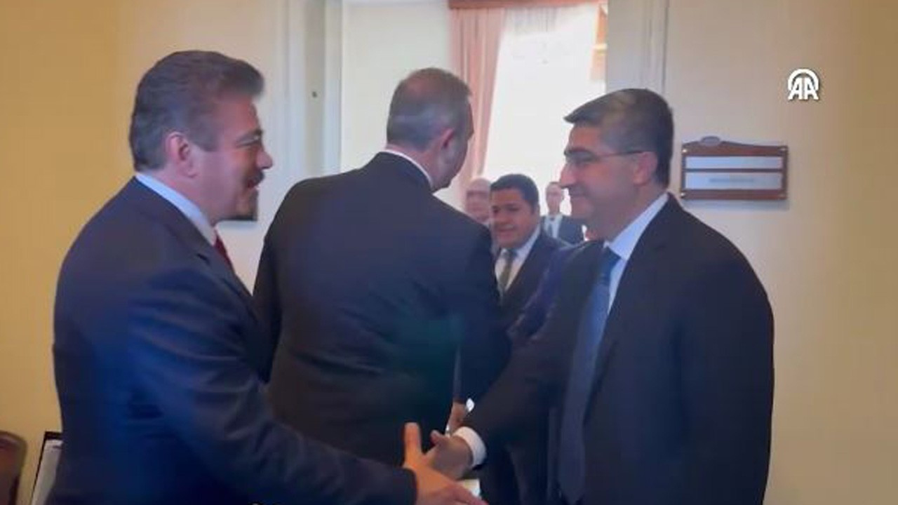 AK Parti heyeti, Yeni Yol Partisi Grubu ile görüştü