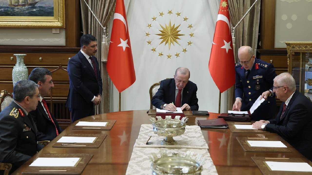 Son dakika... YAŞ kararları açıklandı: Deniz Kuvvetleri Komutanı'nın görev süresi uzatıldı, Hava Kuvvetleri Komutanı değişti
