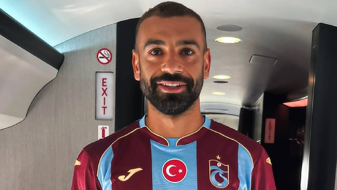 Formayı giyen Salah'tan ilk mesaj: 'Bize her yer Trabzon'